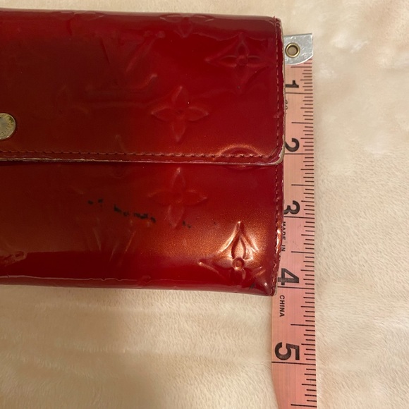 Authentic Louis Vuitton Vernis Sarah wallet. With COA - Picture 11 of 16